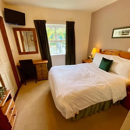 The Globe Inn 킹스브리지 외부 사진